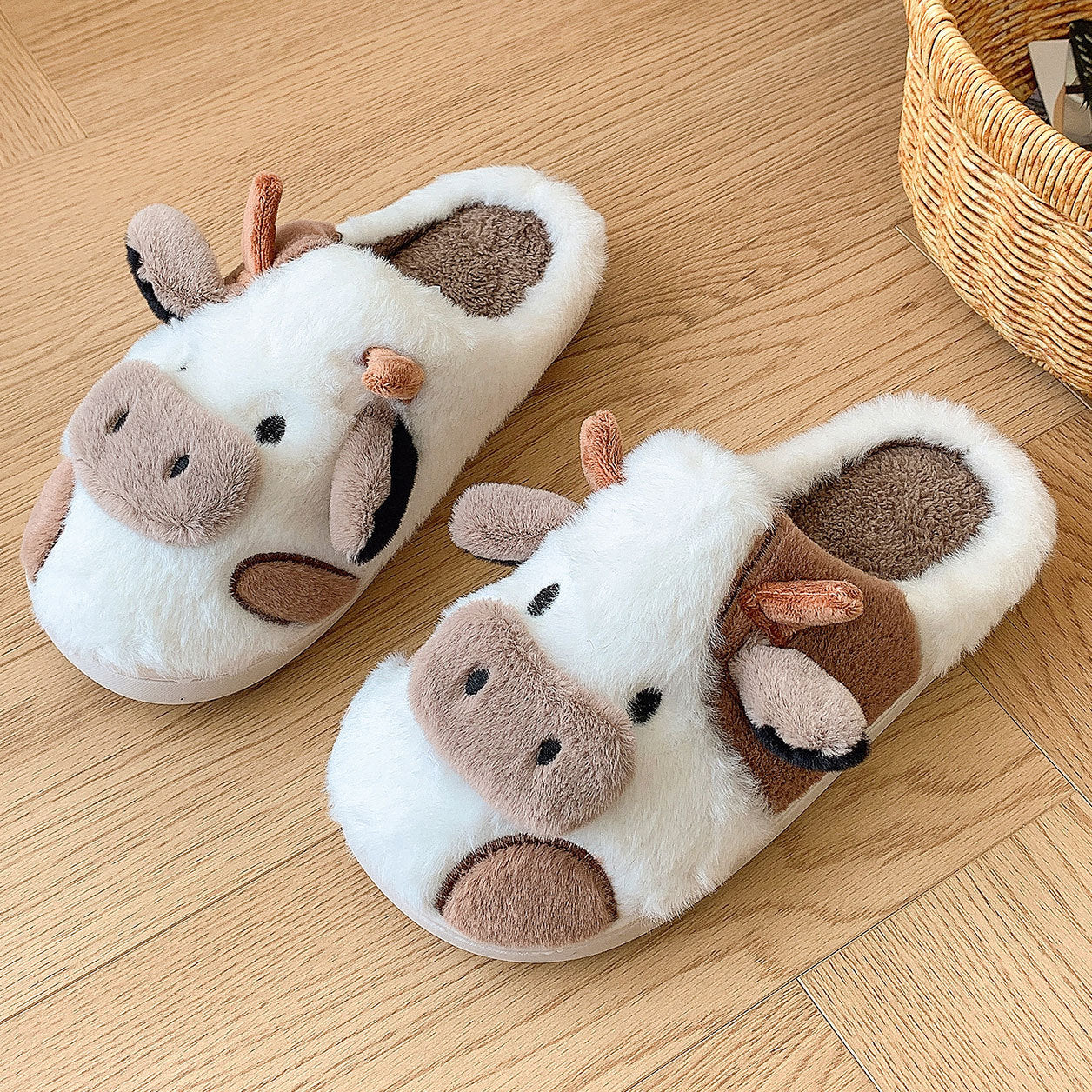 Chaussons en peluche avec vache animale pour femmes