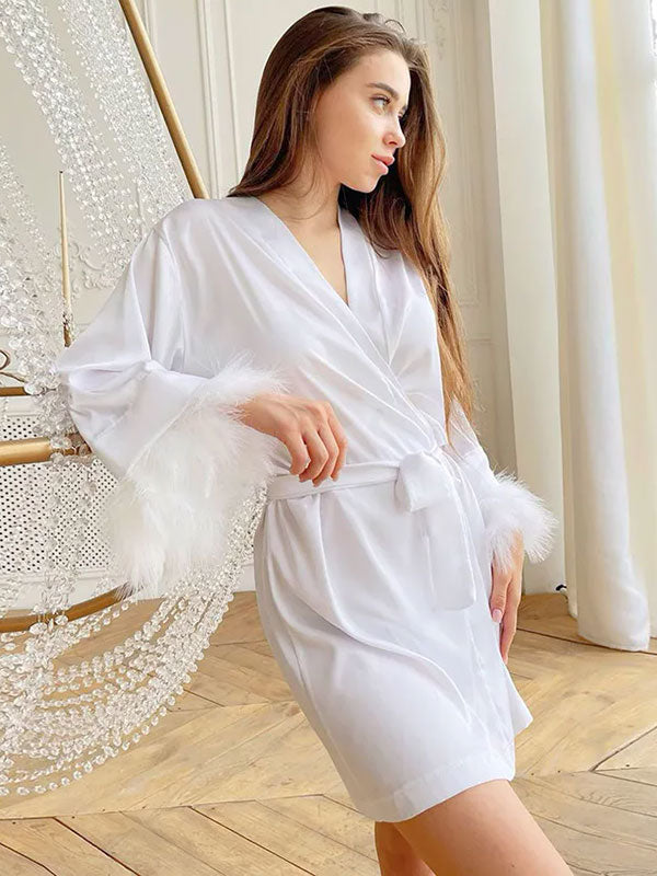 Robe de Chambre Élégante Manches à Fourrures pour Femme "Élégance Matinale"