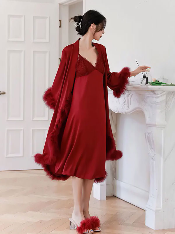 Robe de Chambre Élégante à Fourrures "Éveil de Satin"